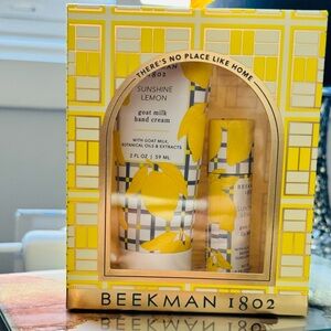 BEEKMAN 1802 Sunshine Lemon Hand &
Lip Hydration Gift Set
